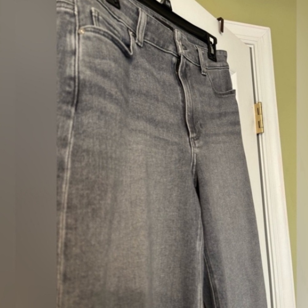 Paige Anessa High Rise Cropped Wide Leg Jeans in Smokey Grey Size 28 Like New - Picture 10 of 11